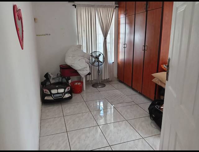 3 BEDROOM HOUSE FOR SALE IN MEREBANK EAST